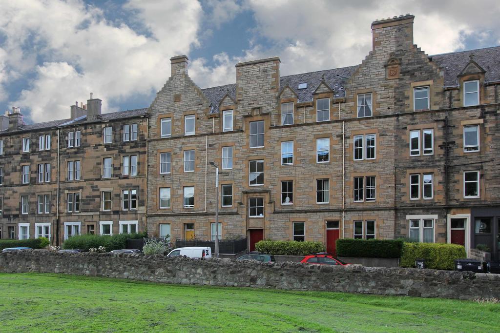 Royal Park Terrace *